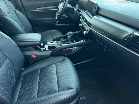 Certified 2025 Kia Telluride EX X-Line AWD/4WD image 16