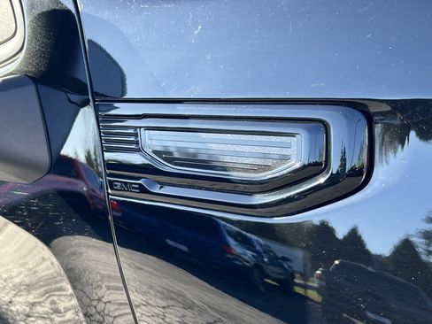 Used 2023 GMC Sierra 1500 Elevation w/ LPO, Elevation Black Package image 11