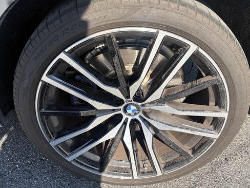 Used 2025 BMW X5 M60i w/ Climate Comfort Package AWD/4WD image 13