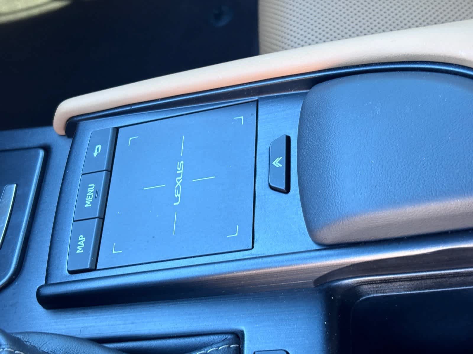 Used 2019 Lexus ES 300h w/ Premium Package FWD image 33