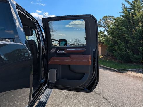 Used 2024 GMC Sierra 2500 Denali Ultimate w/ Max Trailering Package AWD/4WD image 12