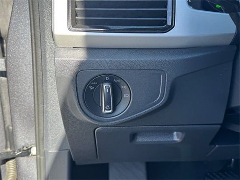 Used 2022 Volkswagen Atlas SEL image 19