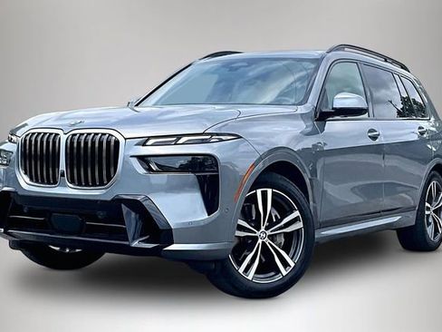 Used 2023 BMW X7 xDrive40i w/ Executive Package AWD/4WD image 2