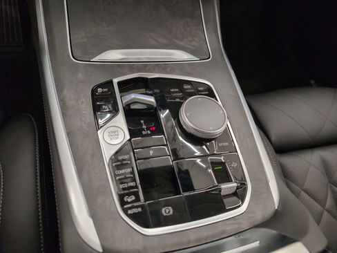 Used 2026 BMW X7 xDrive40i AWD/4WD image 16