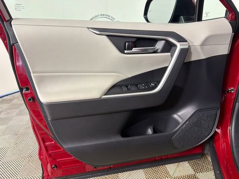 Used 2025 Toyota RAV4 XLE w/ Convenience Package FWD image 11