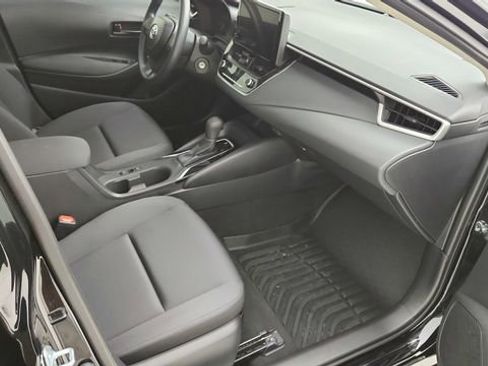 Used 2025 Toyota Corolla LE image 20