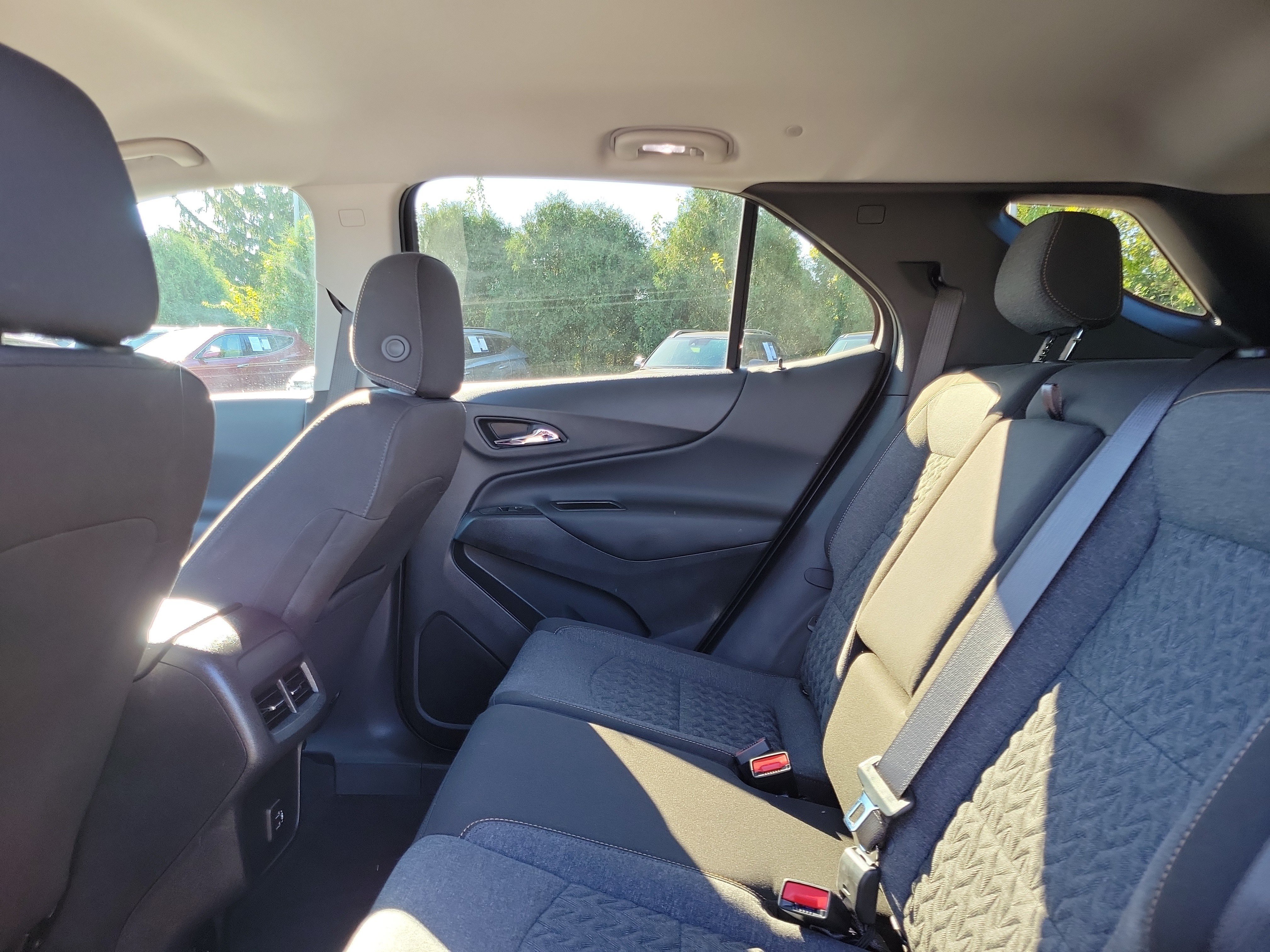 Used 2024 Chevrolet Equinox LT FWD image 11
