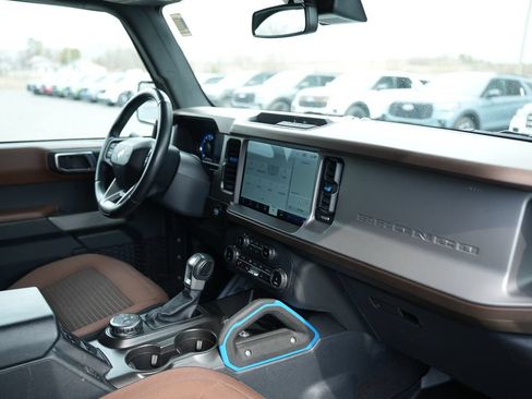 Used 2022 Ford Bronco Outer Banks AWD/4WD image 16