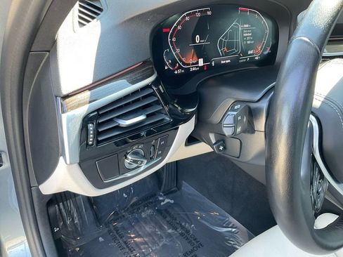 Used 2022 BMW 530i w/ Premium Package image 15
