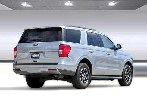 Used 2022 Ford Expedition XLT RWD image 8
