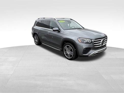 Used 2025 Mercedes-Benz GLS 450 4MATIC image 7