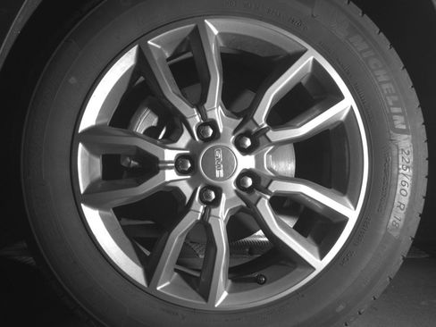 Used 2024 GMC Terrain SLT image 12