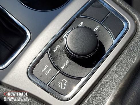 Used 2020 Jeep Grand Cherokee Limited AWD/4WD image 38