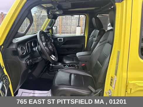 Used 2022 Jeep Wrangler Unlimited Sahara AWD/4WD image 19