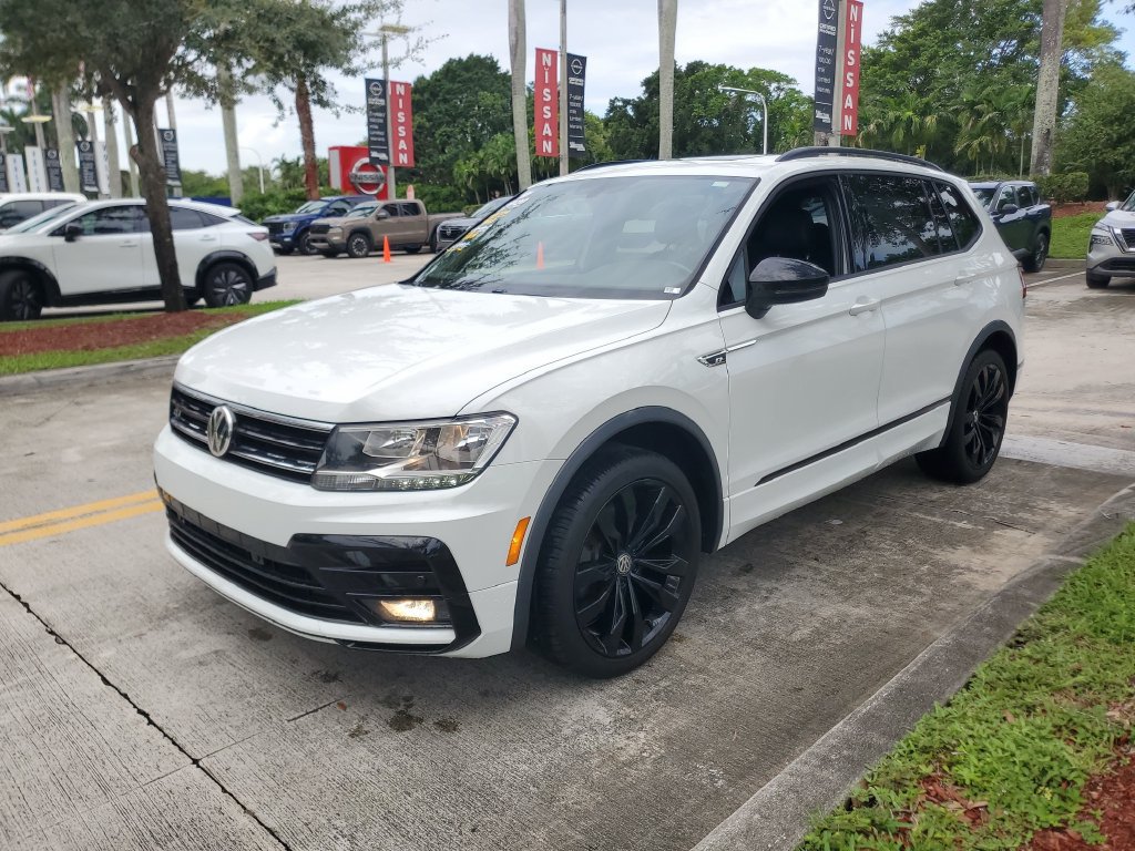 Used 2020 Volkswagen Tiguan SE R-Line FWD image 3