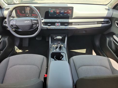 Used 2025 Kia K4 FWD image 9