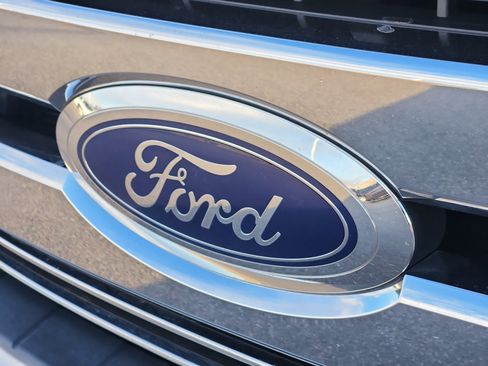 Used 2017 Ford F250 Lariat w/ Chrome Package image 24