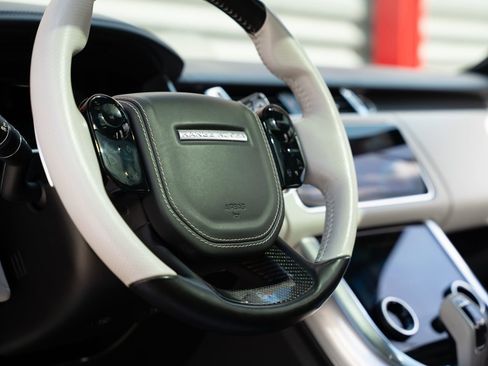 Used 2020 Land Rover Range Rover Sport SVR image 18