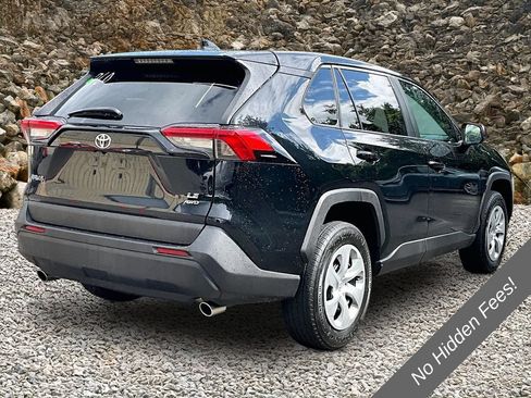 Used 2022 Toyota RAV4 LE AWD/4WD image 2