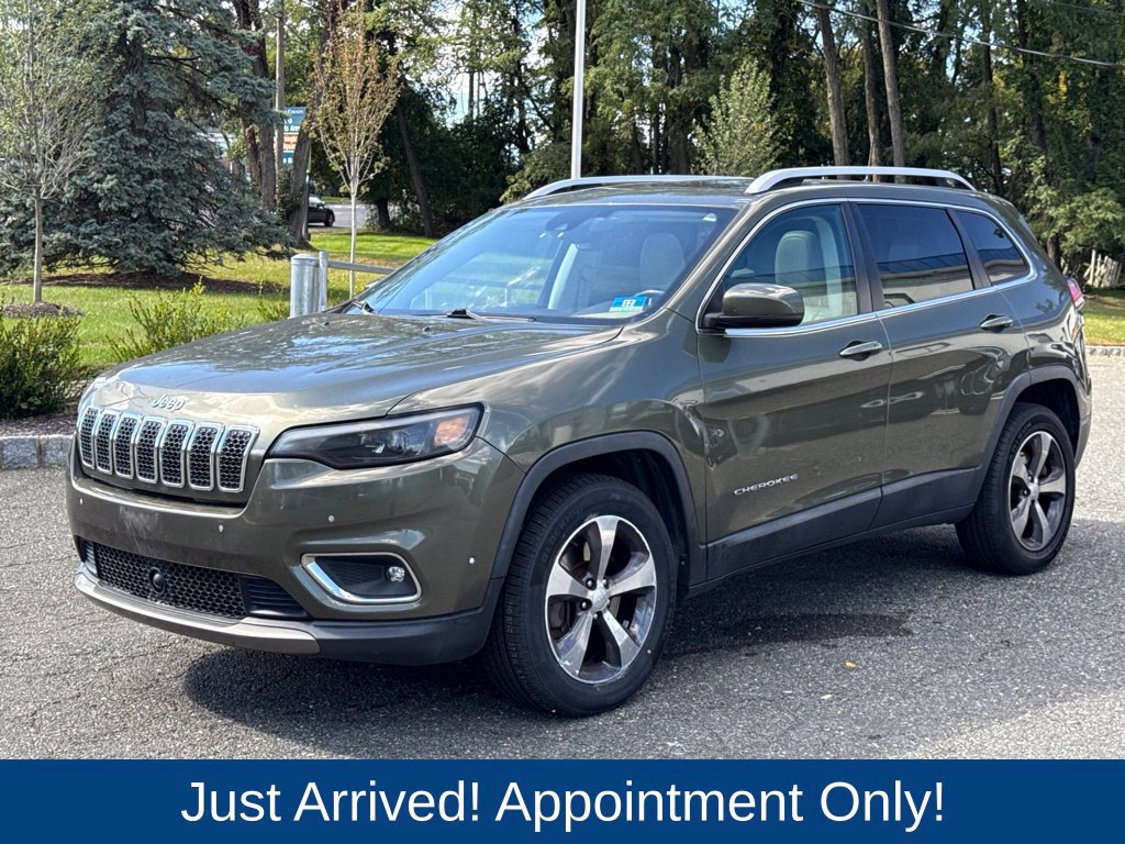 Used 2019 Jeep Cherokee Limited w/ Luxury Group AWD/4WD image 3