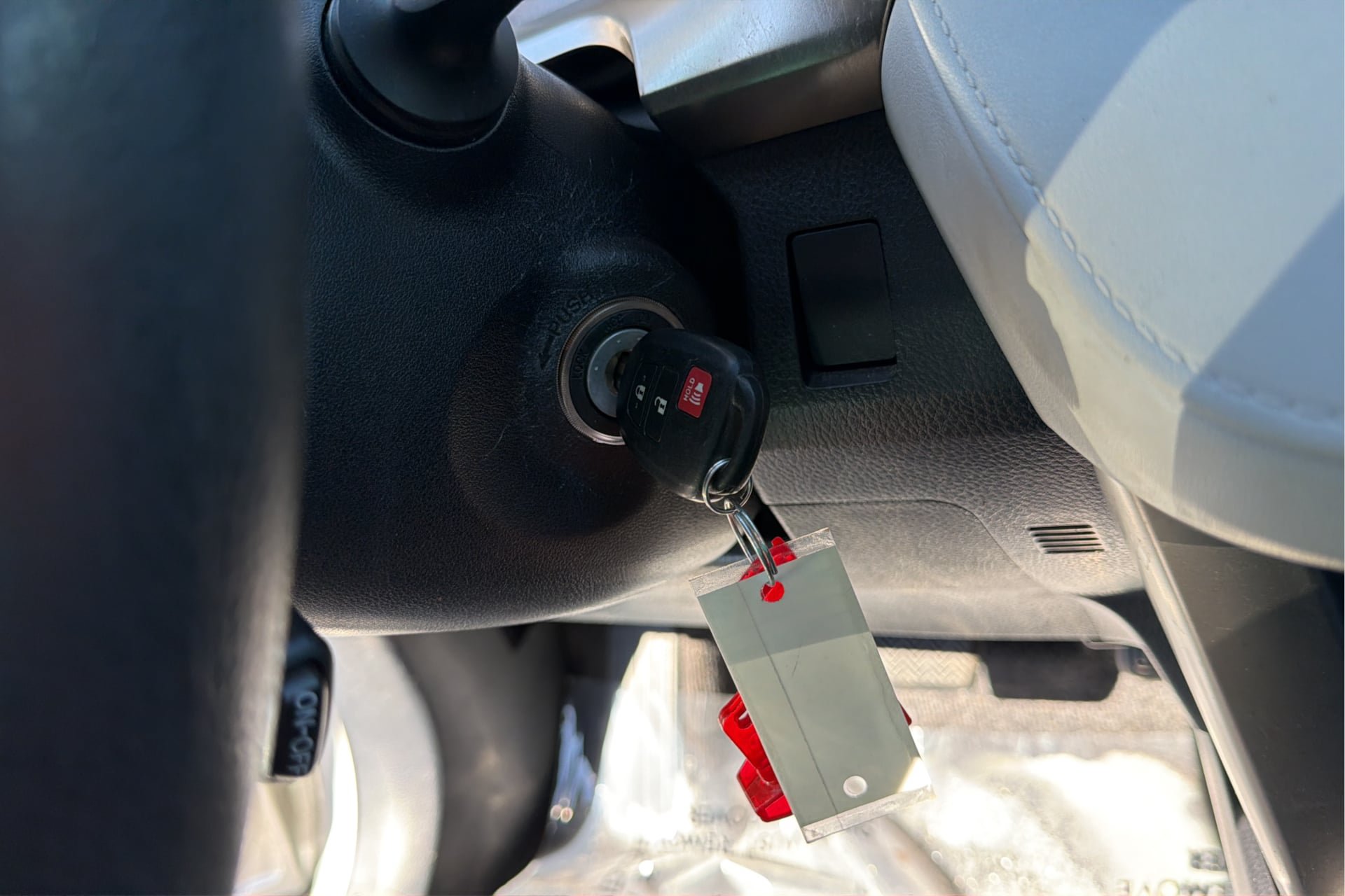 Used 2014 Toyota RAV4 LE FWD image 24