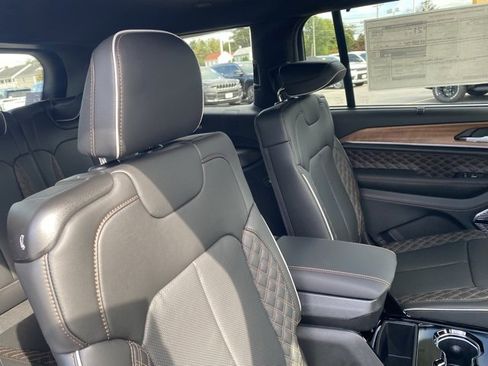 New 2025 Jeep Grand Cherokee L Summit image 31