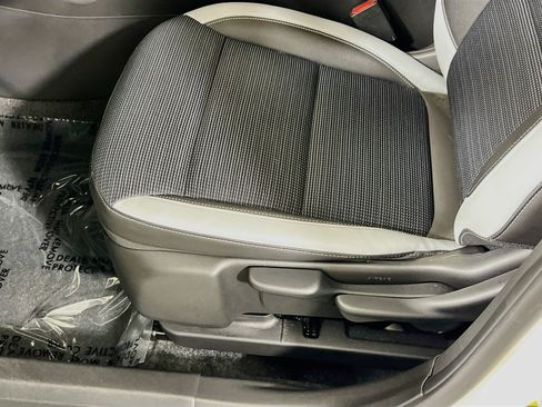 Used 2024 Buick Envista Preferred w/ Advanced Safety Package FWD image 19