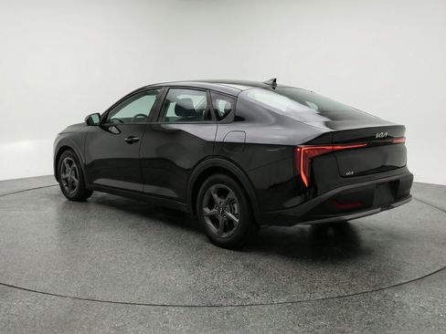 Used 2025 Kia K4 FWD image 6