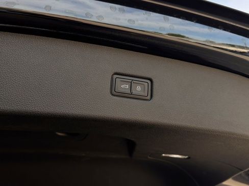 Used 2025 Audi SQ5 Premium Plus image 28