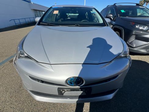 Used 2017 Toyota Prius Two w/ Prius Two Safety Plus Package FWD image 2