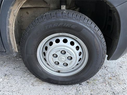 Used 2025 RAM ProMaster 2500 w/ Convenience Group FWD image 8