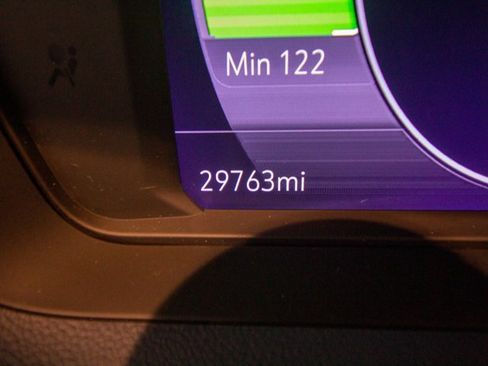 Used 2023 Chevrolet Bolt EUV Premier w/ Sun & Sound Package image 23