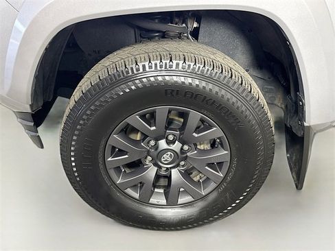 Certified 2021 Toyota Tacoma SR5 image 4