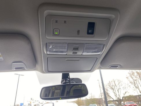 Used 2019 Nissan Titan SL w/ Chrome Package image 28