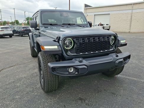 Used 2026 Jeep Wrangler Unlimited Sport AWD/4WD image 3