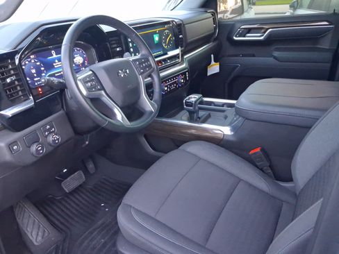 Used 2025 Chevrolet Silverado 1500 RST RWD image 9