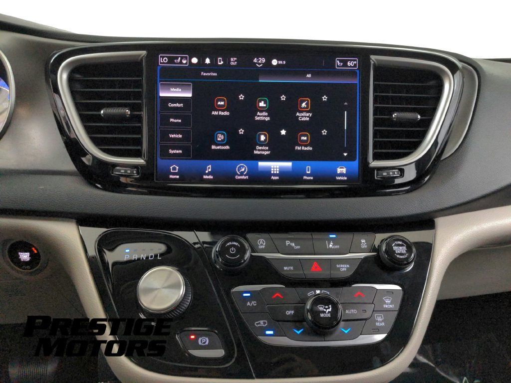 Used 2023 Chrysler Pacifica Touring-L FWD image 19
