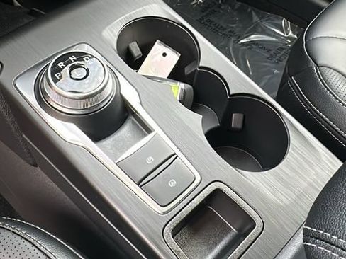 New 2025 Ford Escape SE w/ PHEV Premium Package FWD image 28