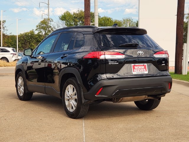 Used 2024 Toyota Corolla Cross LE w/ Moonroof Package AWD/4WD image 4