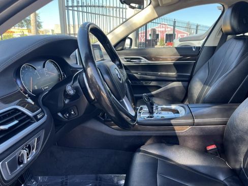 Used 2019 BMW 740i xDrive image 19