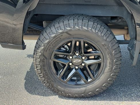 Used 2019 Chevrolet Silverado 1500 Custom Trail Boss w/ Custom Convenience Package AWD/4WD image 5