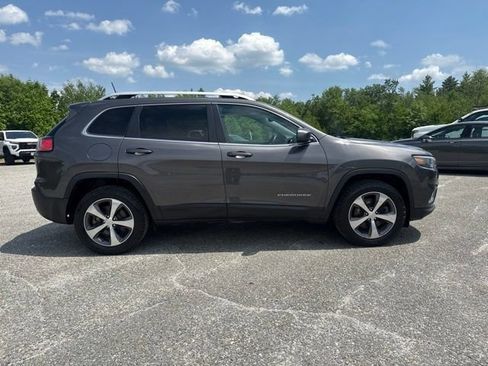 Used 2019 Jeep Cherokee Limited AWD/4WD image 10