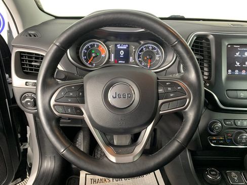 Used 2019 Jeep Cherokee Latitude Plus w/ Comfort/Convenience Group AWD/4WD image 21