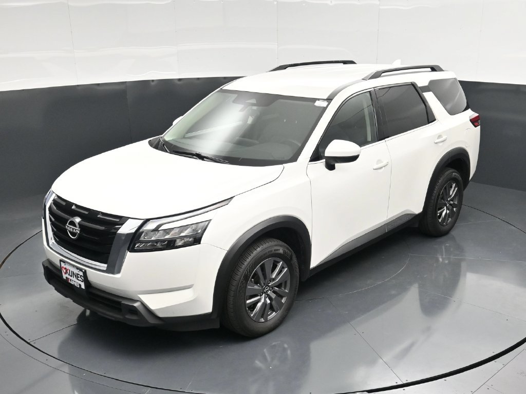 Used 2025 Nissan Pathfinder SV AWD/4WD image 39