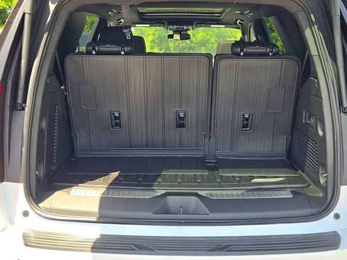 New 2026 GMC Yukon Denali w/ Sun & Power Step Package AWD/4WD image 26