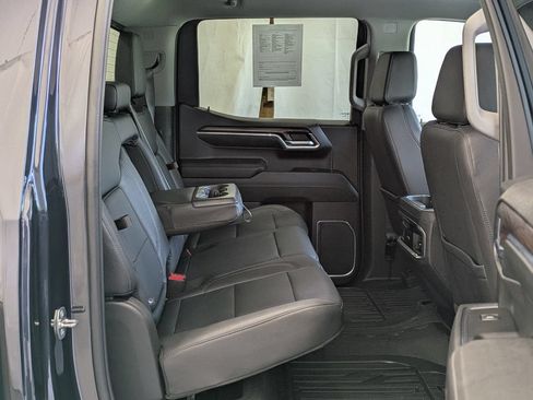 Used 2023 GMC Sierra 1500 SLT w/ SLT Convenience Package AWD/4WD image 38