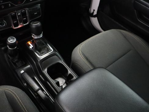 Used 2025 Jeep Gladiator Sport image 16