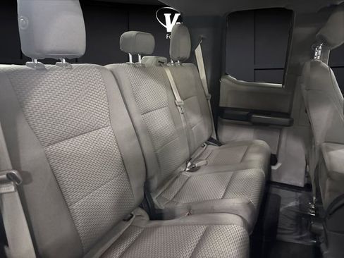 Used 2015 Ford F150 XLT image 29