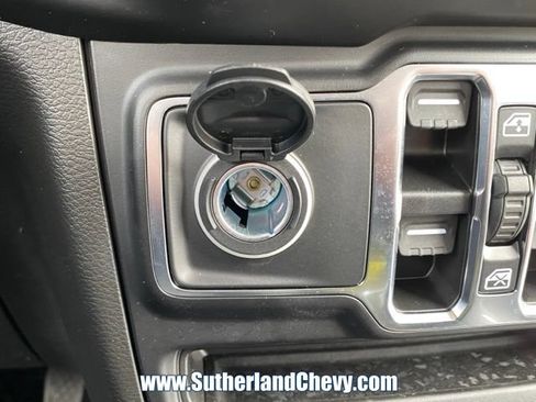 Used 2022 Jeep Wrangler Unlimited Sahara AWD/4WD image 34