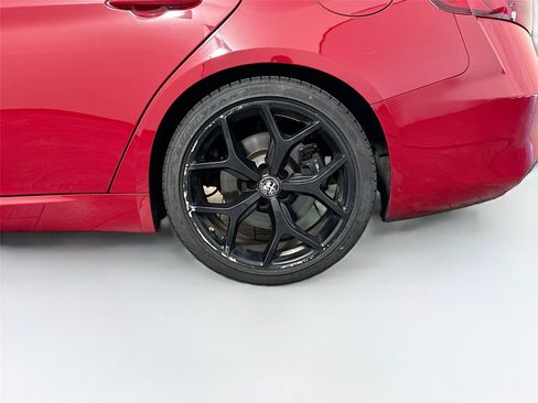 Used 2019 Alfa Romeo Giulia w/ Nero Edizione RWD image 14
